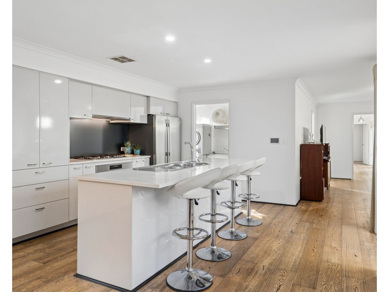 9B Senna Close, Coogee WA 6166