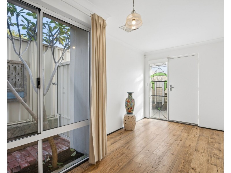 9B Senna Close, Coogee WA 6166
