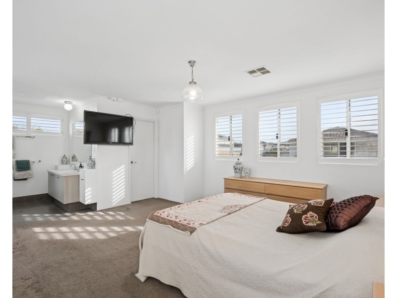 9B Senna Close, Coogee WA 6166