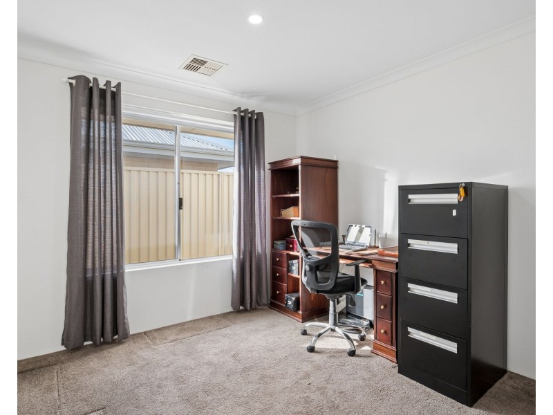 9B Senna Close, Coogee WA 6166