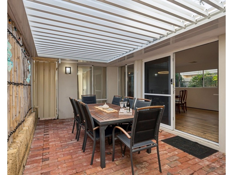 9B Senna Close, Coogee WA 6166