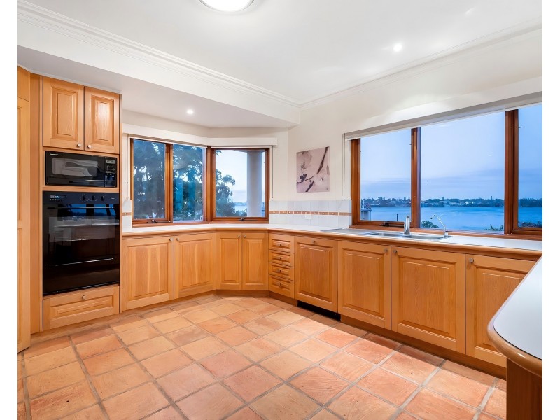 6 Moreing Road, Attadale WA 6156