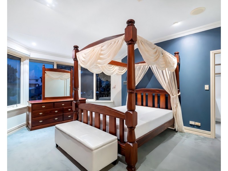 6 Moreing Road, Attadale WA 6156