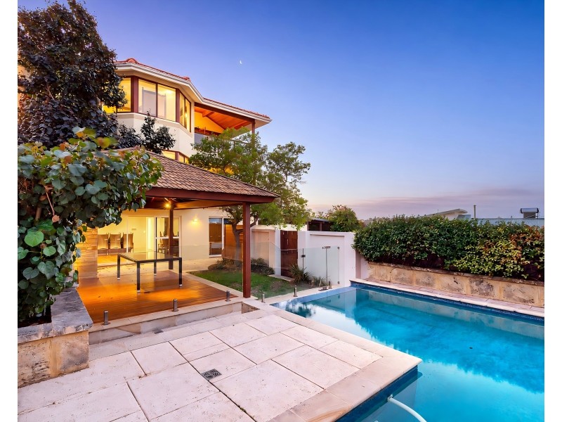 6 Moreing Road, Attadale WA 6156