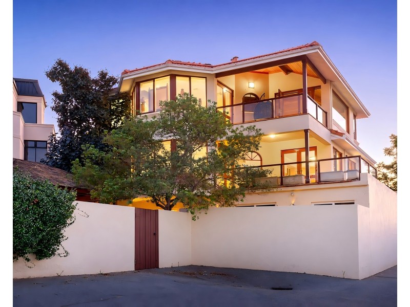 6 Moreing Road, Attadale WA 6156