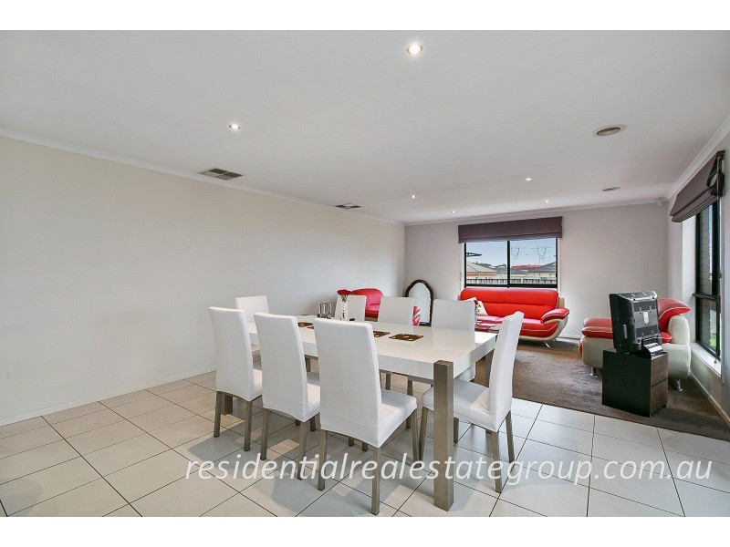 5 Lily Place, Cranbourne VIC 3977