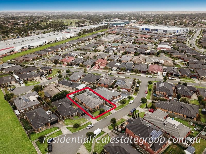 5 Lily Place, Cranbourne VIC 3977