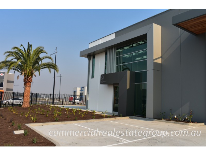 10/14 Commercial Drive, Pakenham VIC 3810