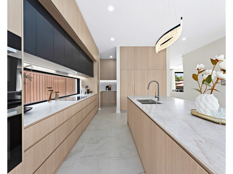 11 Fairyland Avenue, Chatswood NSW 2067