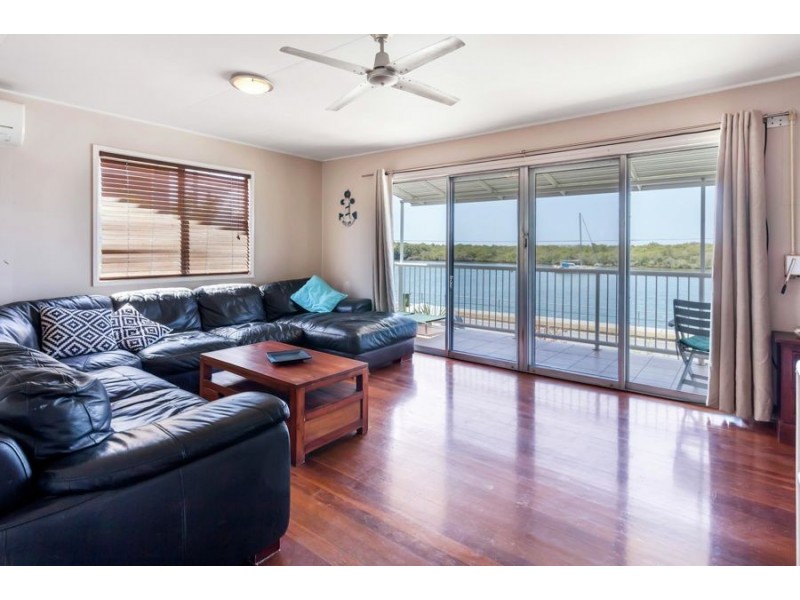 40 Boykambil Esplanade, Hope Island QLD 4212