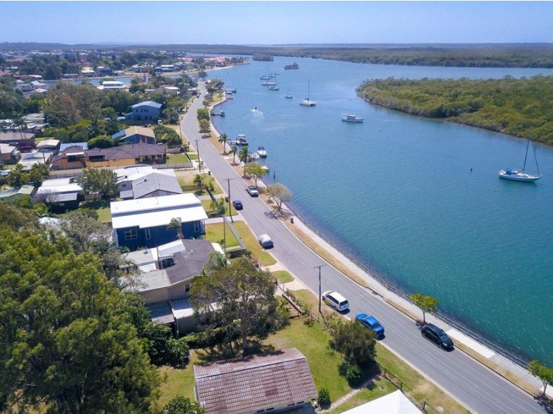 40 Boykambil Esplanade, Hope Island QLD 4212