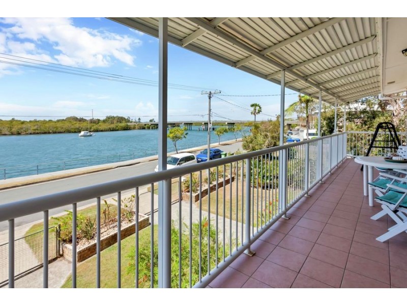 40 Boykambil Esplanade, Hope Island QLD 4212