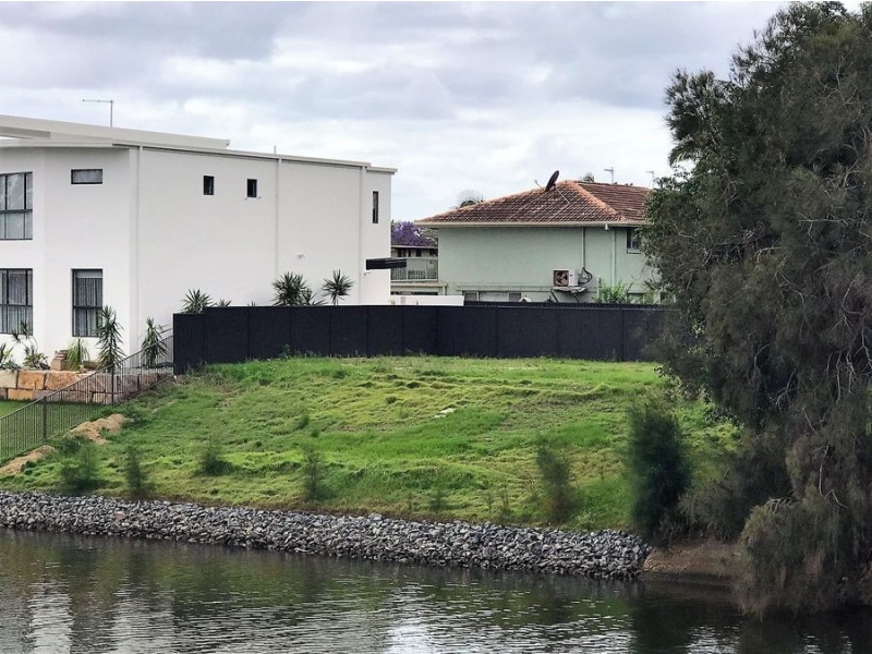 2 Cypress Drive, Broadbeach Waters QLD 4218