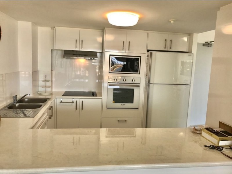 56 Hooker Boulevard, Mermaid Waters QLD 4218