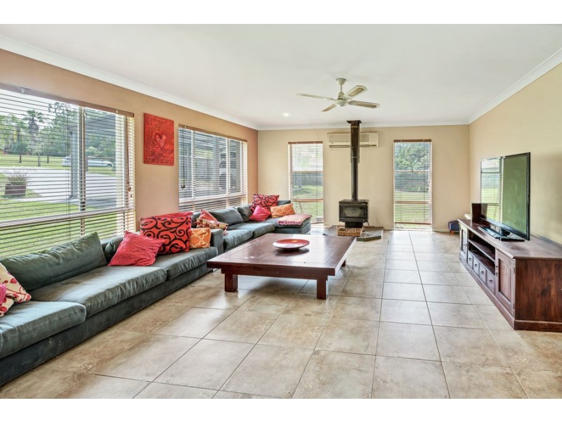 1 Oberon Way, Oxenford QLD 4210