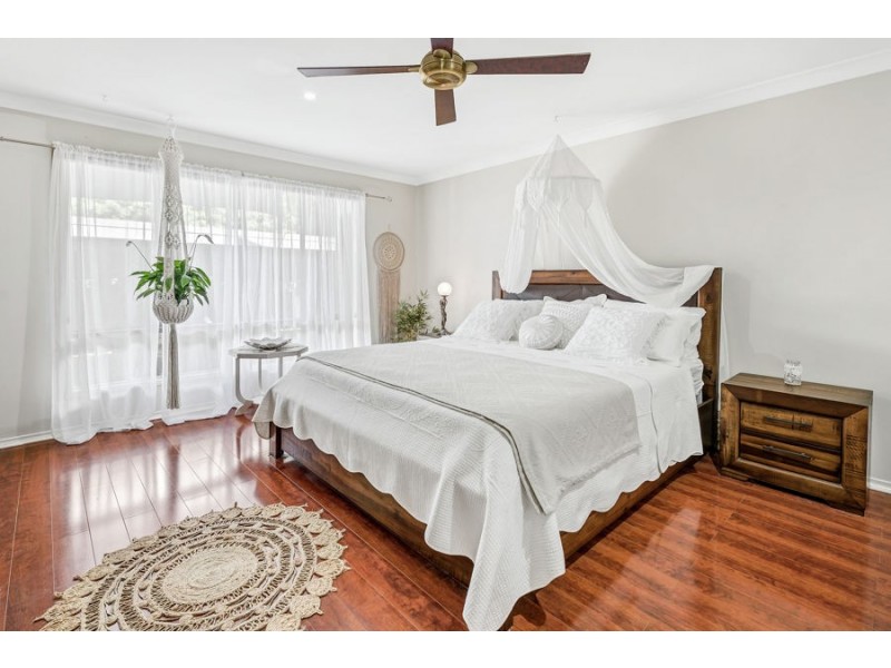 20 Coombe Avenue, Hope Island QLD 4212