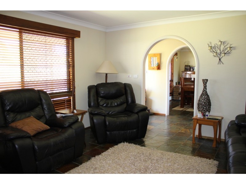 253 Bulwer Street, Tenterfield NSW 2372