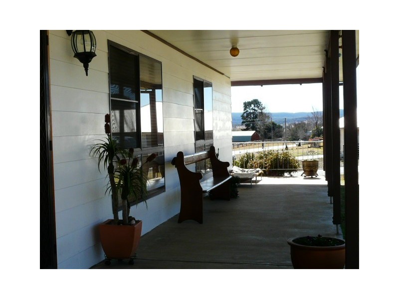 253 Bulwer Street, Tenterfield NSW 2372