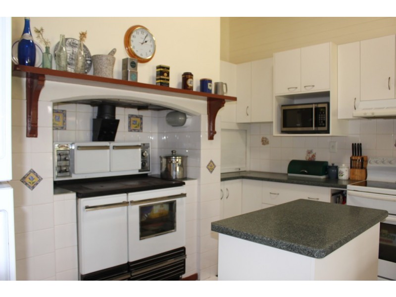 66 Duncan Street, Tenterfield NSW 2372