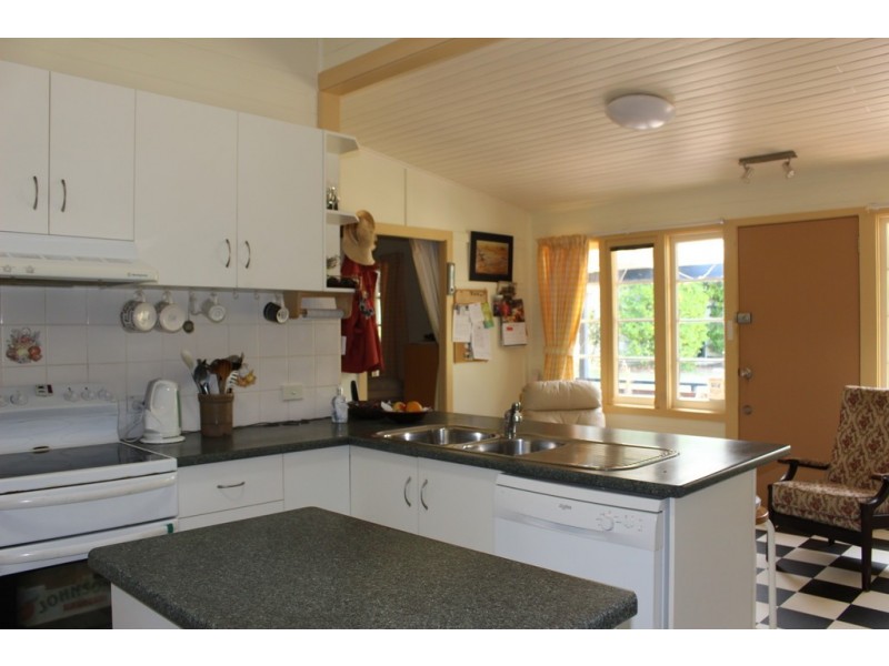66 Duncan Street, Tenterfield NSW 2372