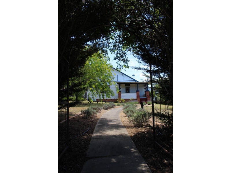 66 Duncan Street, Tenterfield NSW 2372