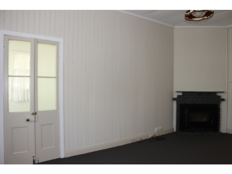 38 Molesworth Street, Tenterfield NSW 2372