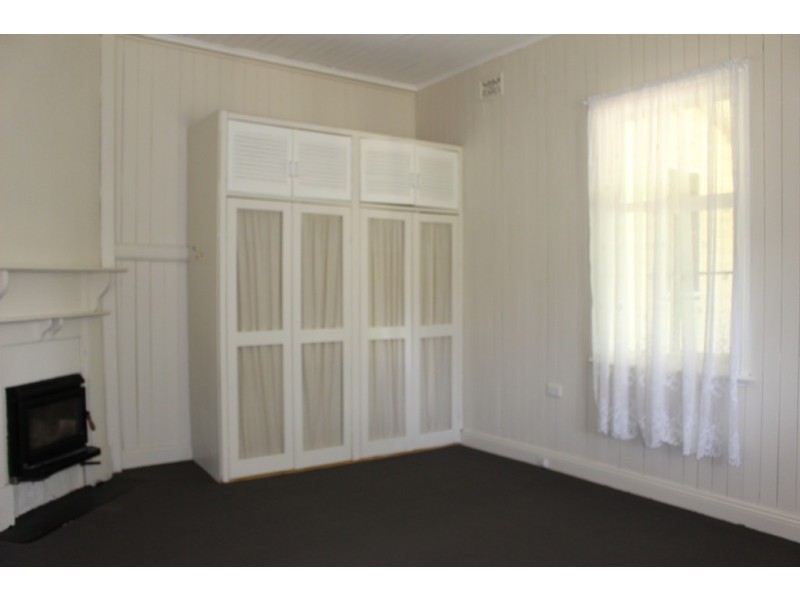 38 Molesworth Street, Tenterfield NSW 2372