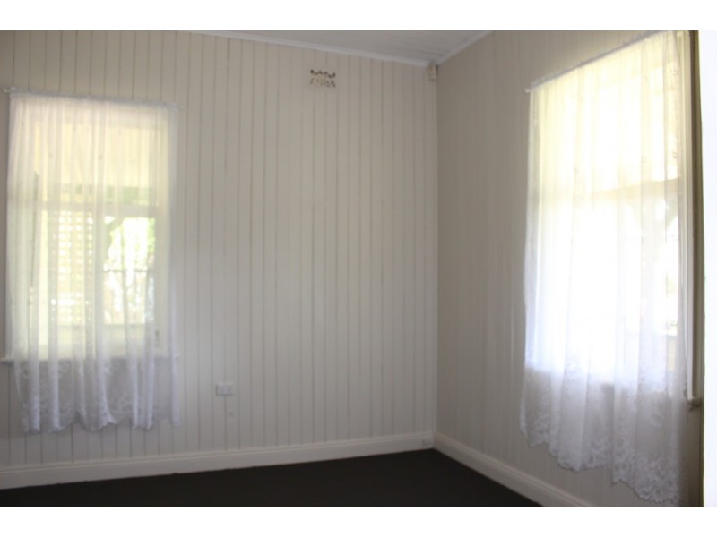 38 Molesworth Street, Tenterfield NSW 2372