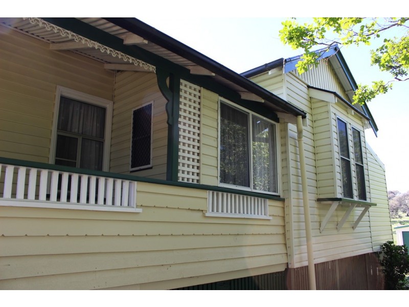38 Molesworth Street, Tenterfield NSW 2372