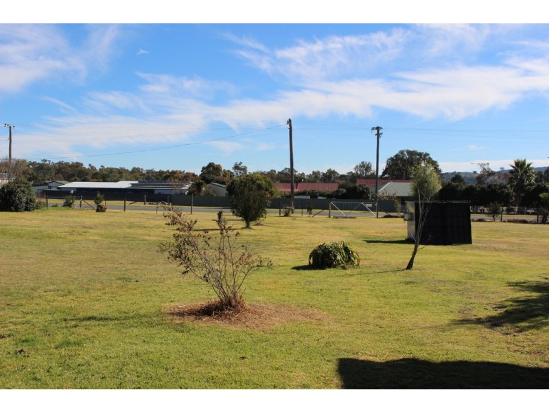 53 Rayleigh Street, Wallangarra QLD 4383