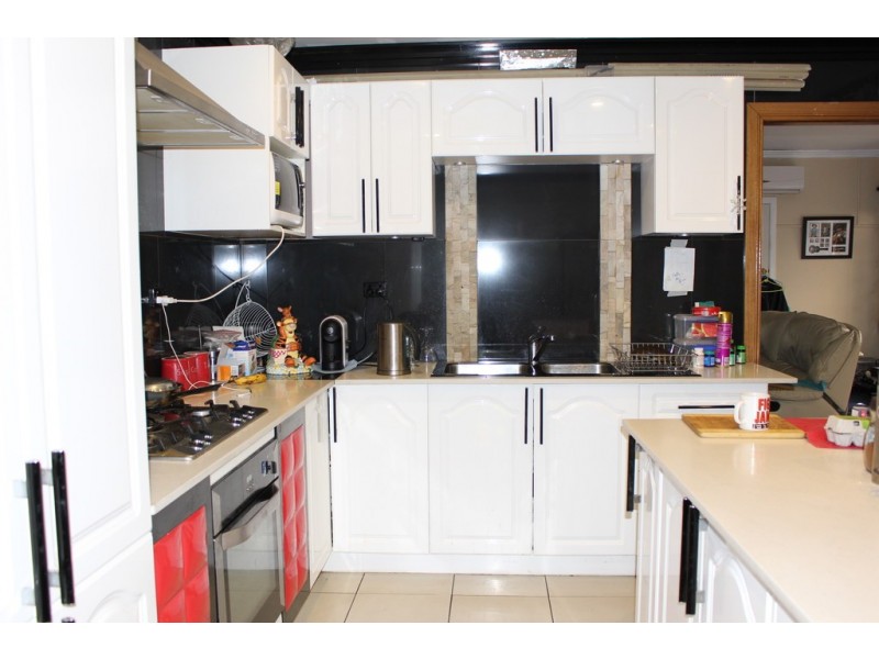 58 Tenterfield Street, Wallangarra QLD 4383