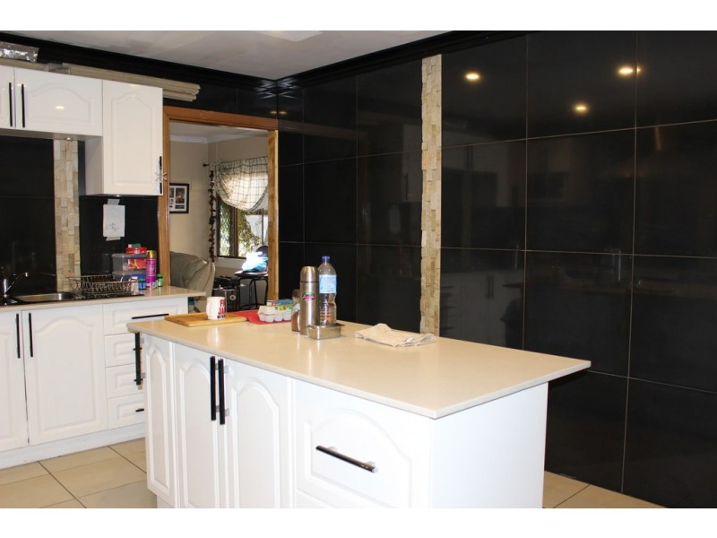 58 Tenterfield Street, Wallangarra QLD 4383