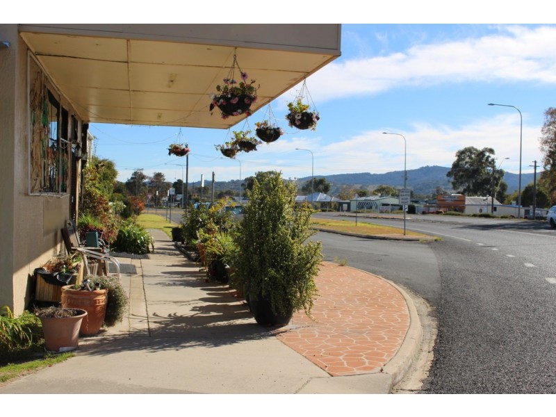 58 Tenterfield Street, Wallangarra QLD 4383