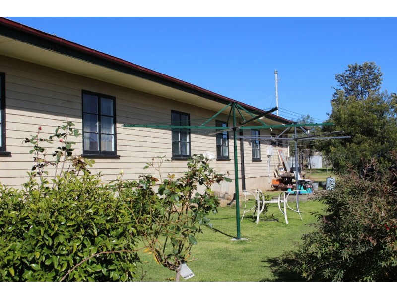 58 Tenterfield Street, Wallangarra QLD 4383