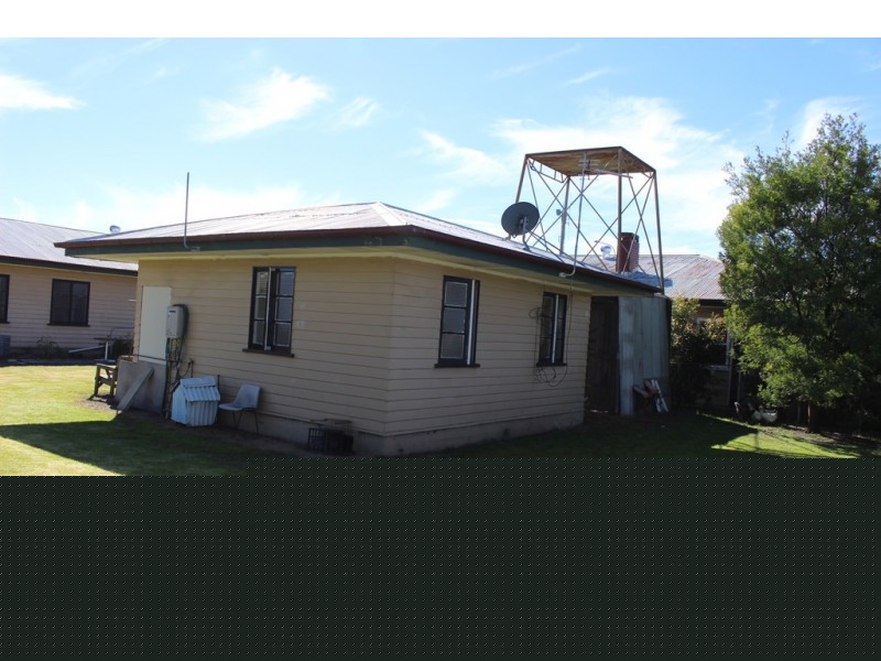 58 Tenterfield Street, Wallangarra QLD 4383