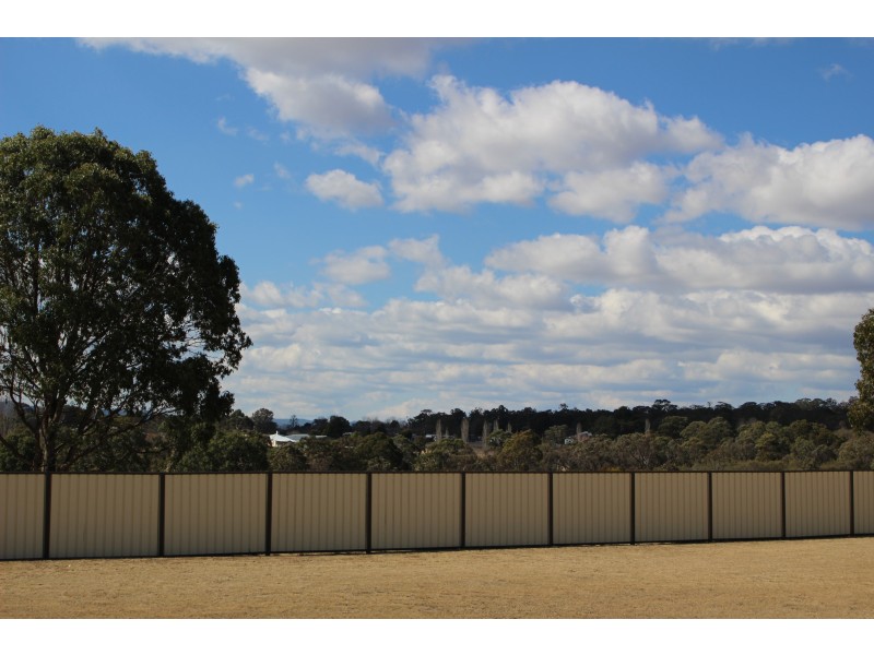 8 MacKenzie Court, Tenterfield NSW 2372