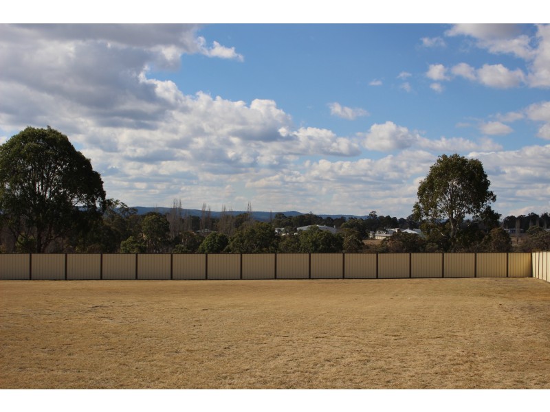 8 MacKenzie Court, Tenterfield NSW 2372