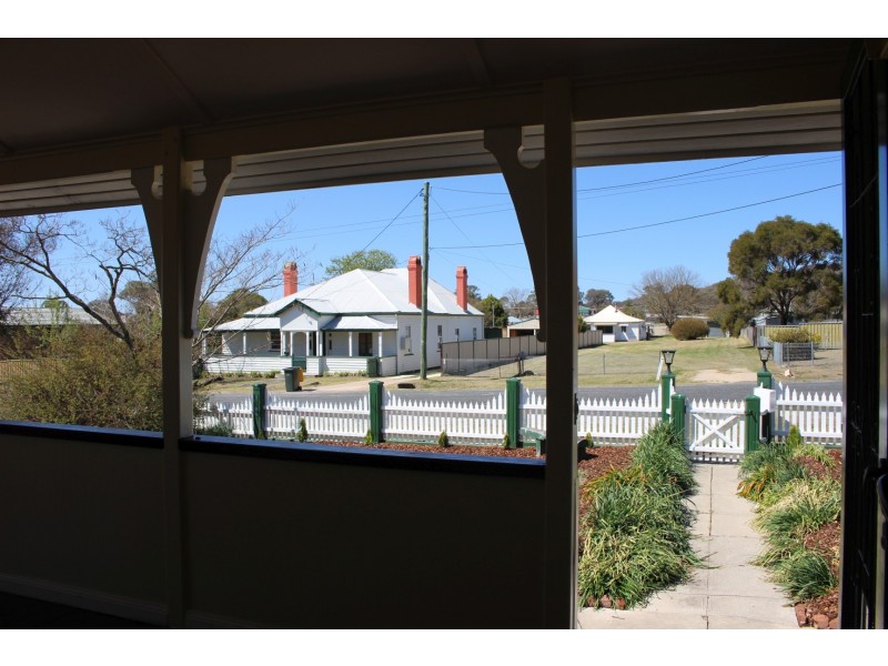 83 Bulwer Street, Tenterfield NSW 2372