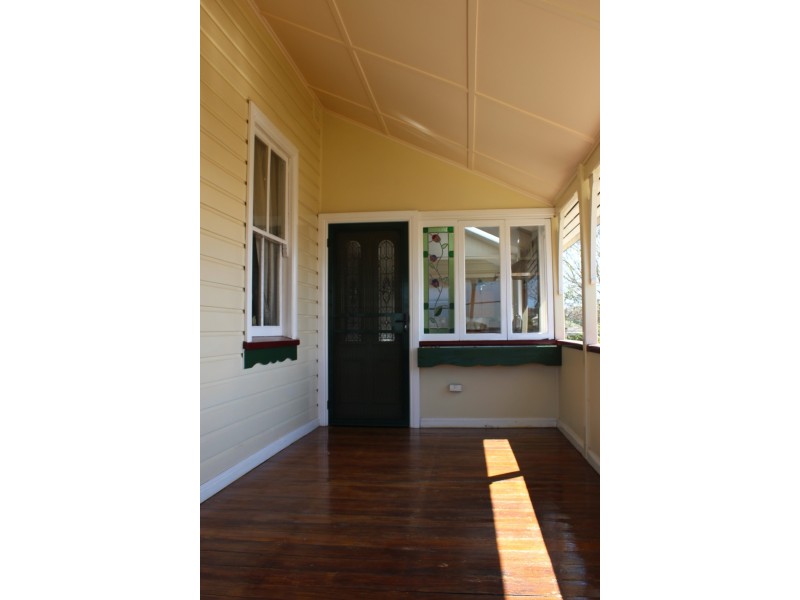 83 Bulwer Street, Tenterfield NSW 2372