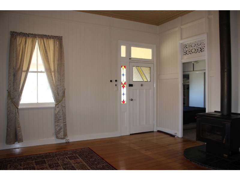 83 Bulwer Street, Tenterfield NSW 2372