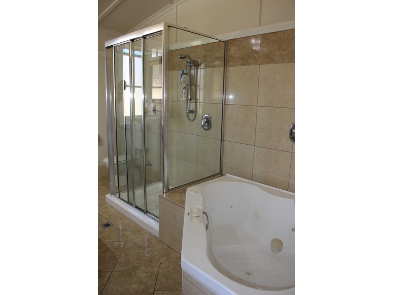 83 Bulwer Street, Tenterfield NSW 2372