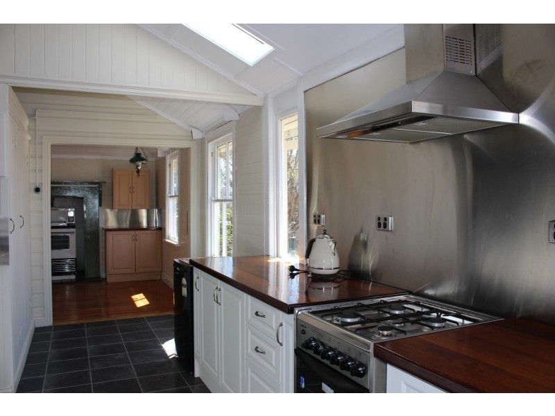 83 Bulwer Street, Tenterfield NSW 2372