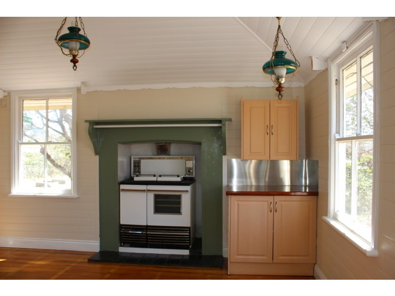 83 Bulwer Street, Tenterfield NSW 2372