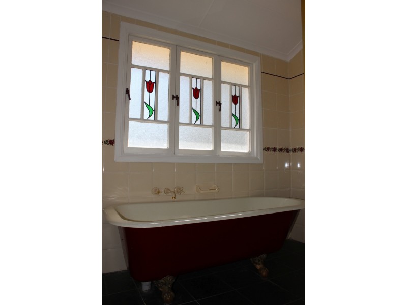 83 Bulwer Street, Tenterfield NSW 2372