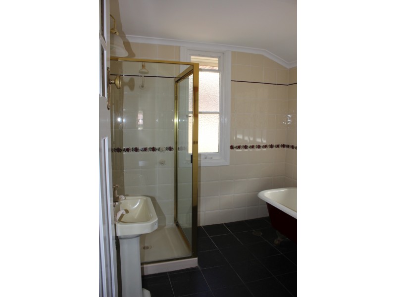 83 Bulwer Street, Tenterfield NSW 2372