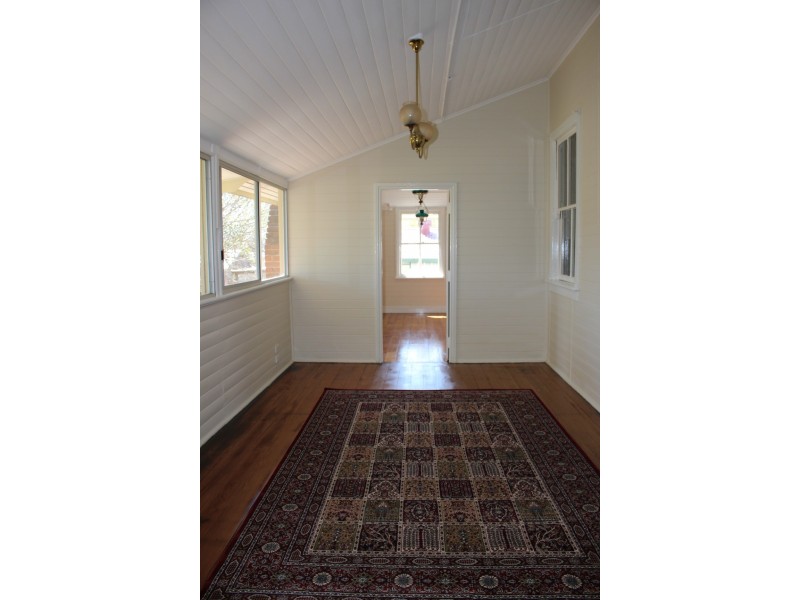 83 Bulwer Street, Tenterfield NSW 2372