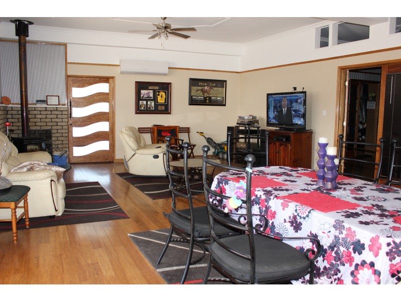 56 Tenterfield Street, Wallangarra QLD 4383