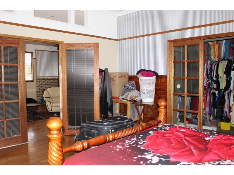 56 Tenterfield Street, Wallangarra QLD 4383