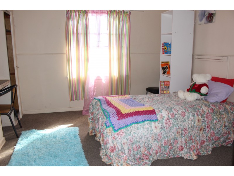 56 Tenterfield Street, Wallangarra QLD 4383