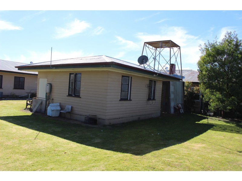 56 Tenterfield Street, Wallangarra QLD 4383